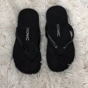 Vionic Women's Black Flip Flops size 5
